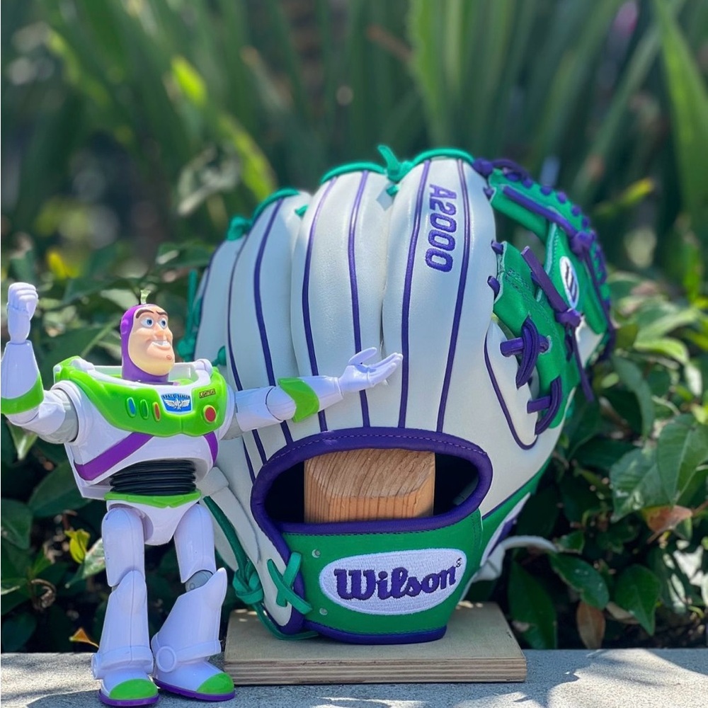 Wilson gloves